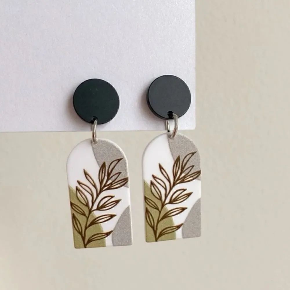 Resin earrings    - Picture 2 of 3